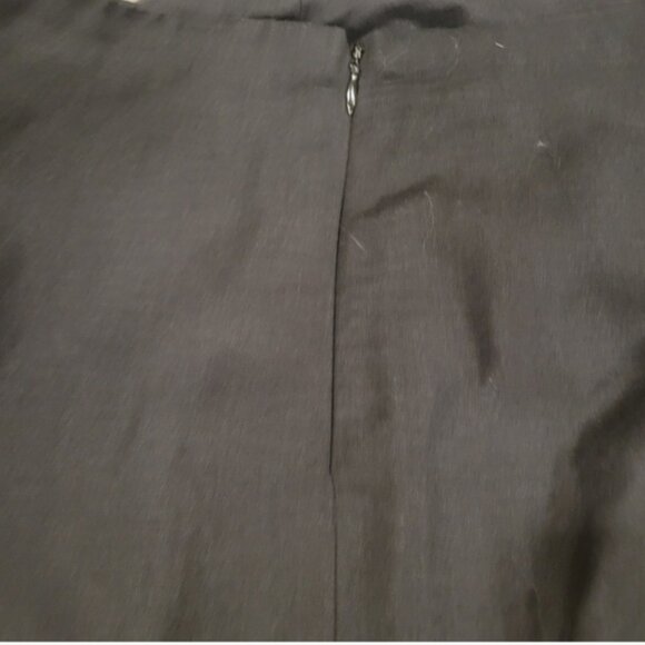 Larry Levine SZ 12 Colorful Floral Embroidered Black Linen Blend Capris - Picture 3 of 10